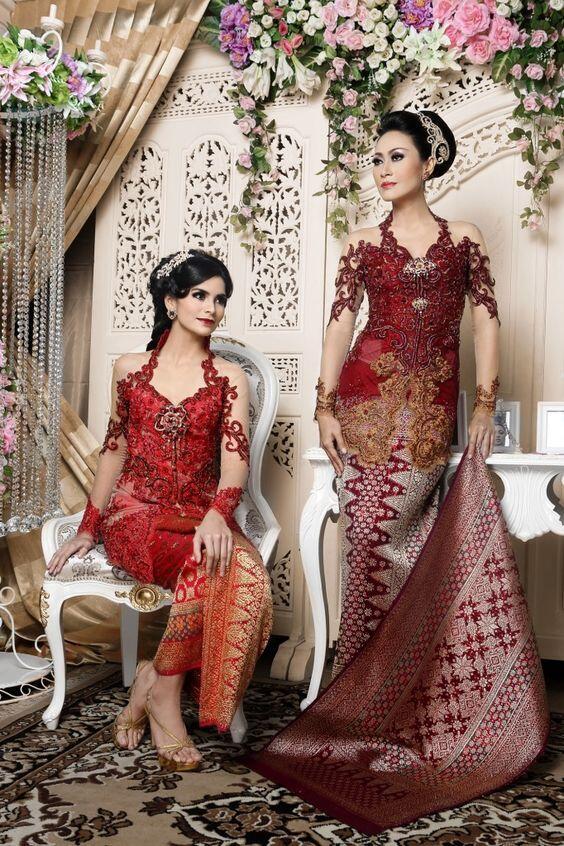 Pakaian Kebaya Modern, Setengah Kaki terlihat, bisakah Disebut Anggun?