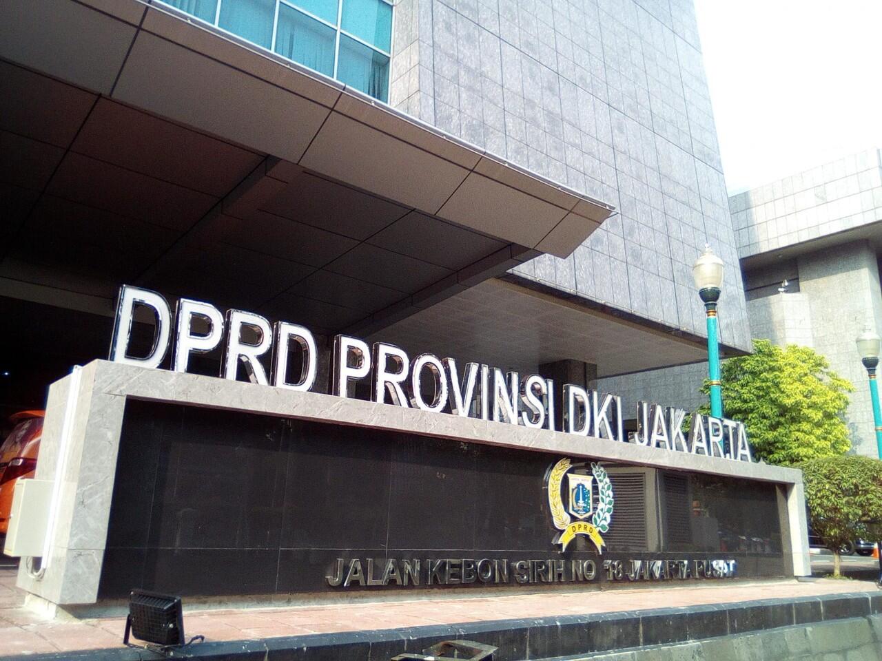 Harga Pin Anggota DPRD DKI 9,1 Juta Gan