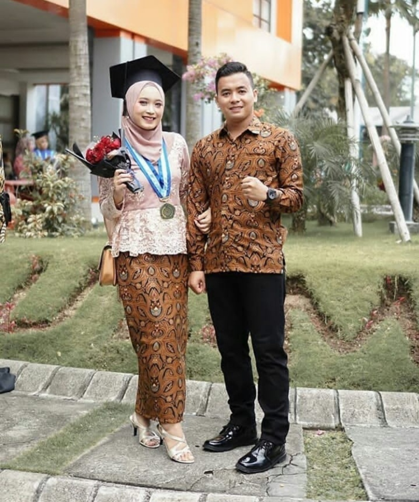 5 Kebaya Couple Bikin Jomlo Baper 