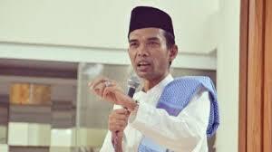 Polemik soal Salib, UAS Penuhi Undangan MUI