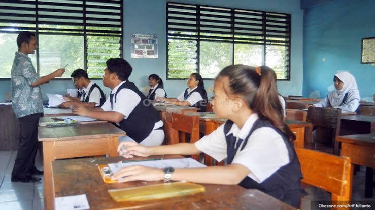 Gurumu Adalah Orang Tuamu Di Sekolah