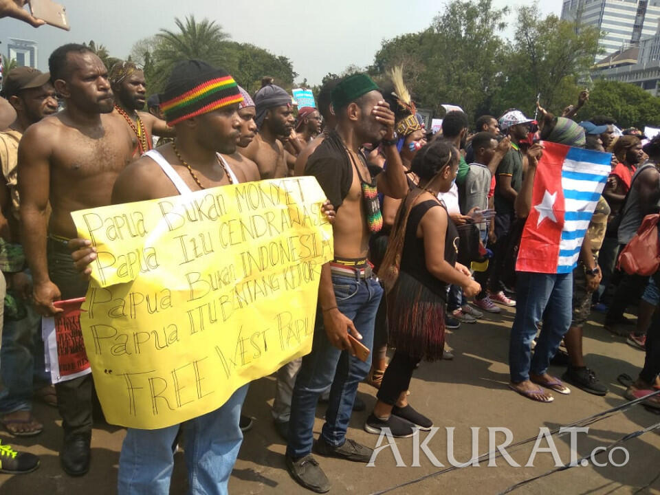 Mahasiswa Papua Gelar Demonstrasi di Depan Istana Negara