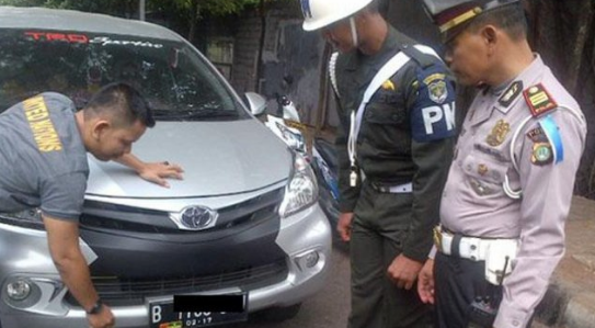 Polisi: Ilegal, Pakai Pelat Nopol Pinggir Jalan Bakal Ditilang