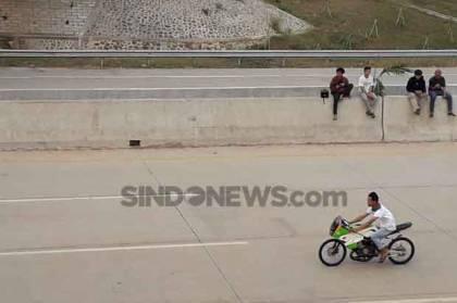 Dijadikan Area Balap Liar, Korban Berjatuhan di Jalan Tol Parigi