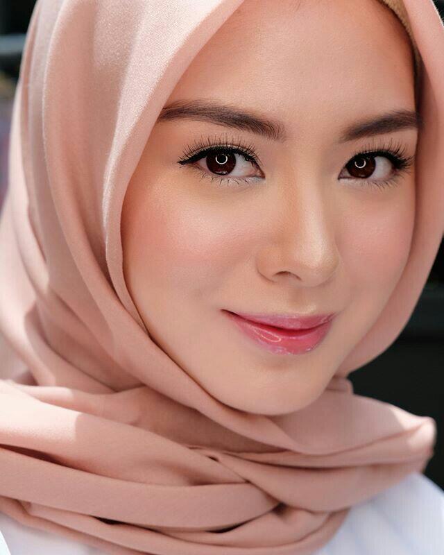 Cewek Wajib Tahu! Inilah Perbedaan Skincare Dan Make Up