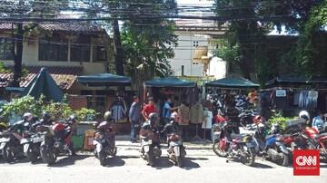 Anies Bandingkan PKL dengan Gedung Mewah Penyedot Air Tanah