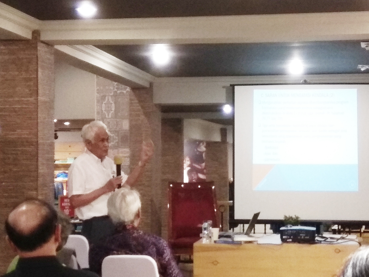 Levi's Outlet Store Pancoran Kembali Menggelar JBC bersama Prof Saswinadi Sasmojo.