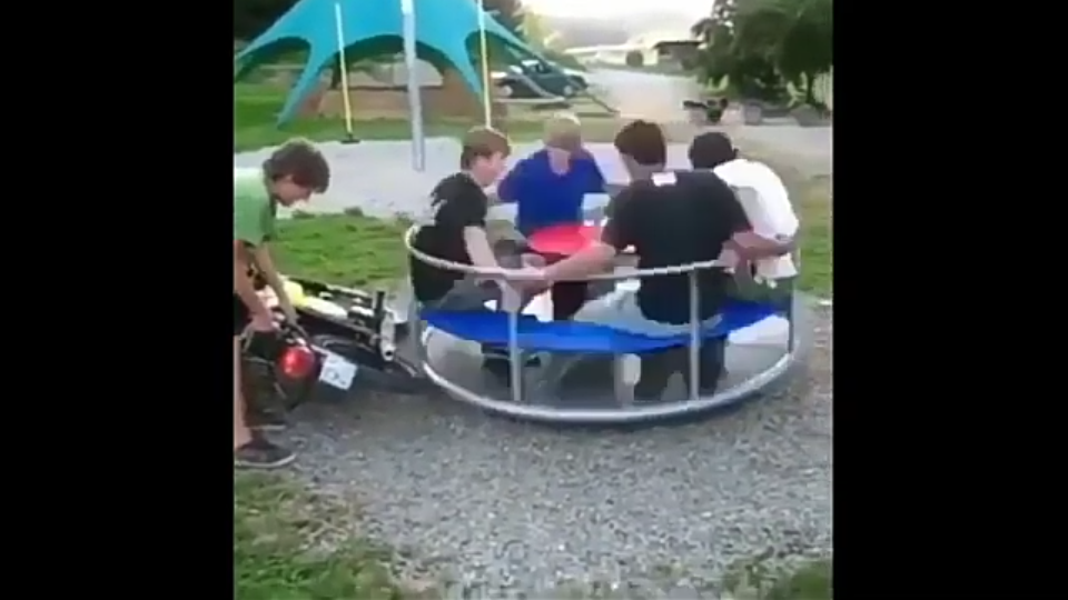 Video Lucu Bikin Ngakak Jungkir Balik, Bucin Galau Langsung Move On Auto Oon!