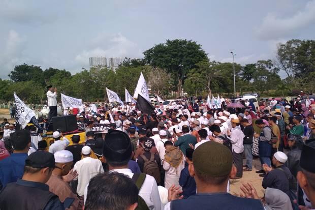Unjuk Rasa Umat Islam di Batam Dukung Ustaz Abdul Somad