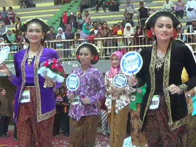 Tak Kalah dengan Busana Modern, Kebaya bisa Memecahkan Rekor juga lho