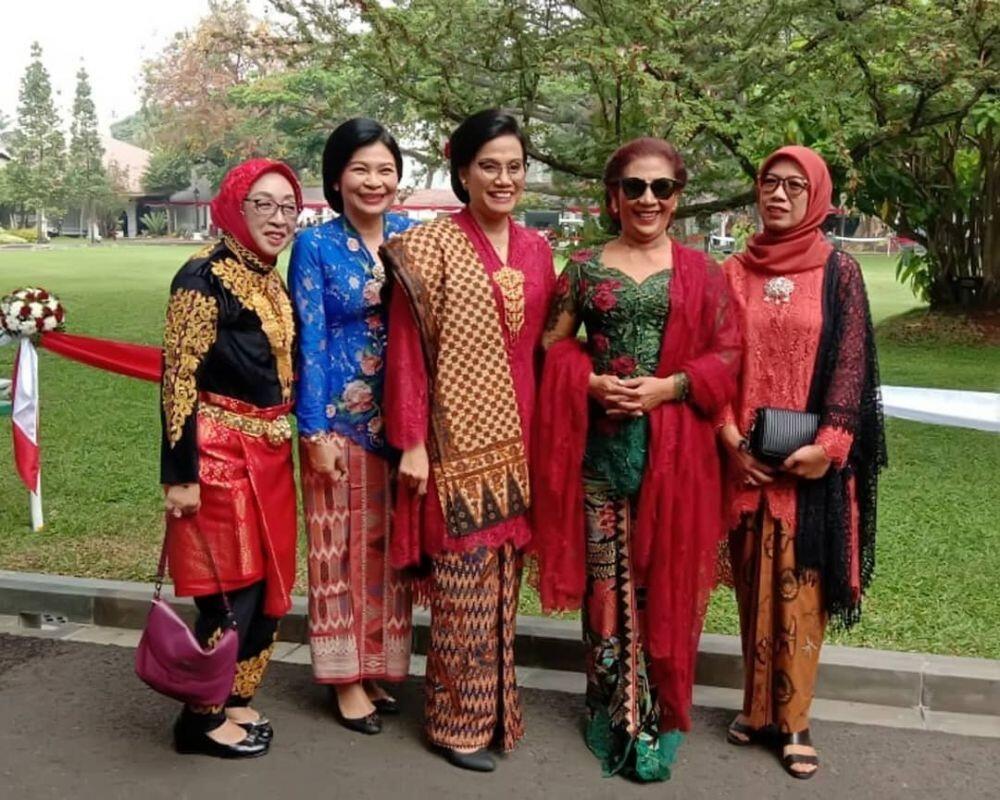 Tak Kalah dengan Busana Modern, Kebaya bisa Memecahkan Rekor juga lho