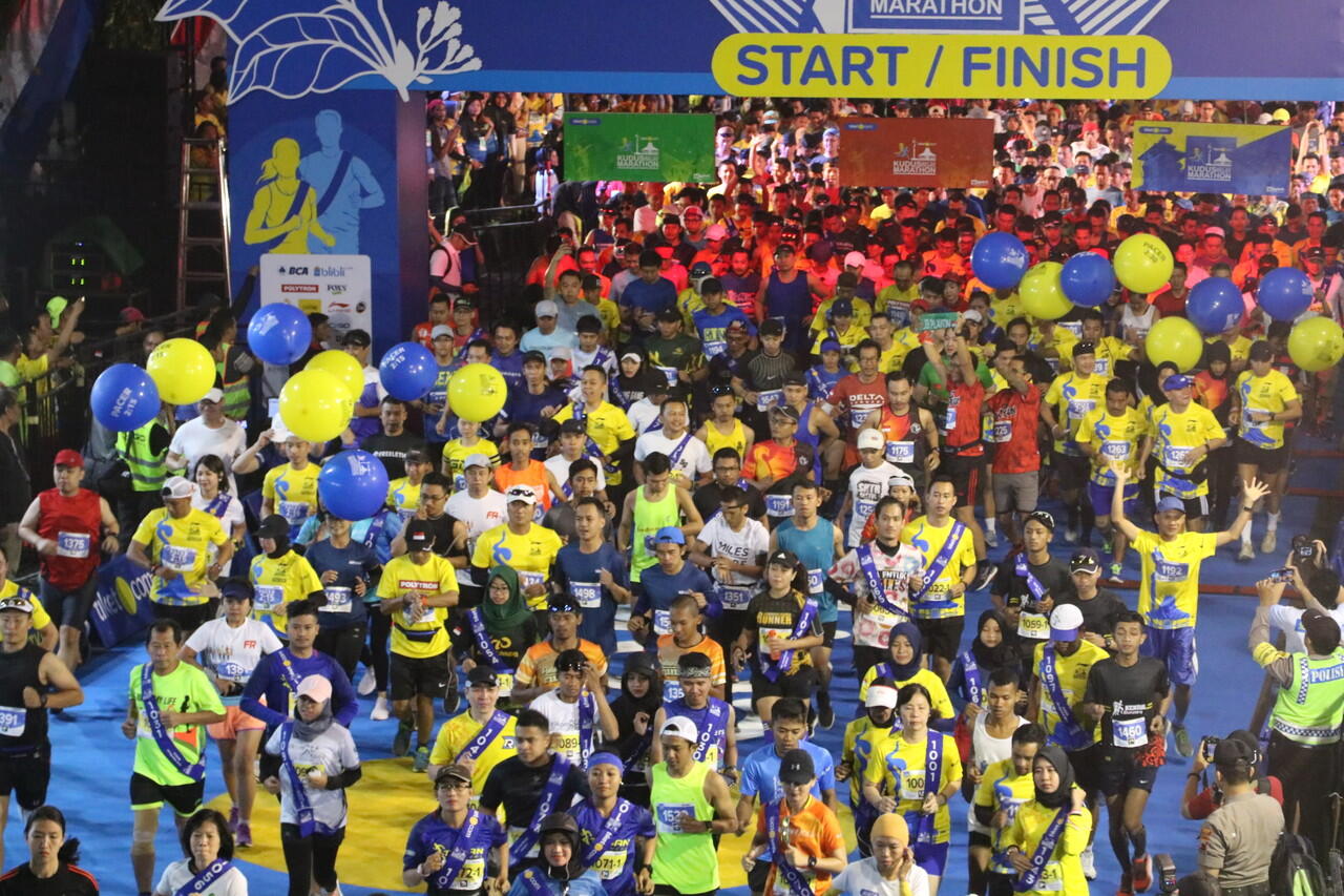 Sebanyak 6.000 Pelari Ramaikan Tiket.com Kudus Relay Marathon, Ada Butet juga Gan!