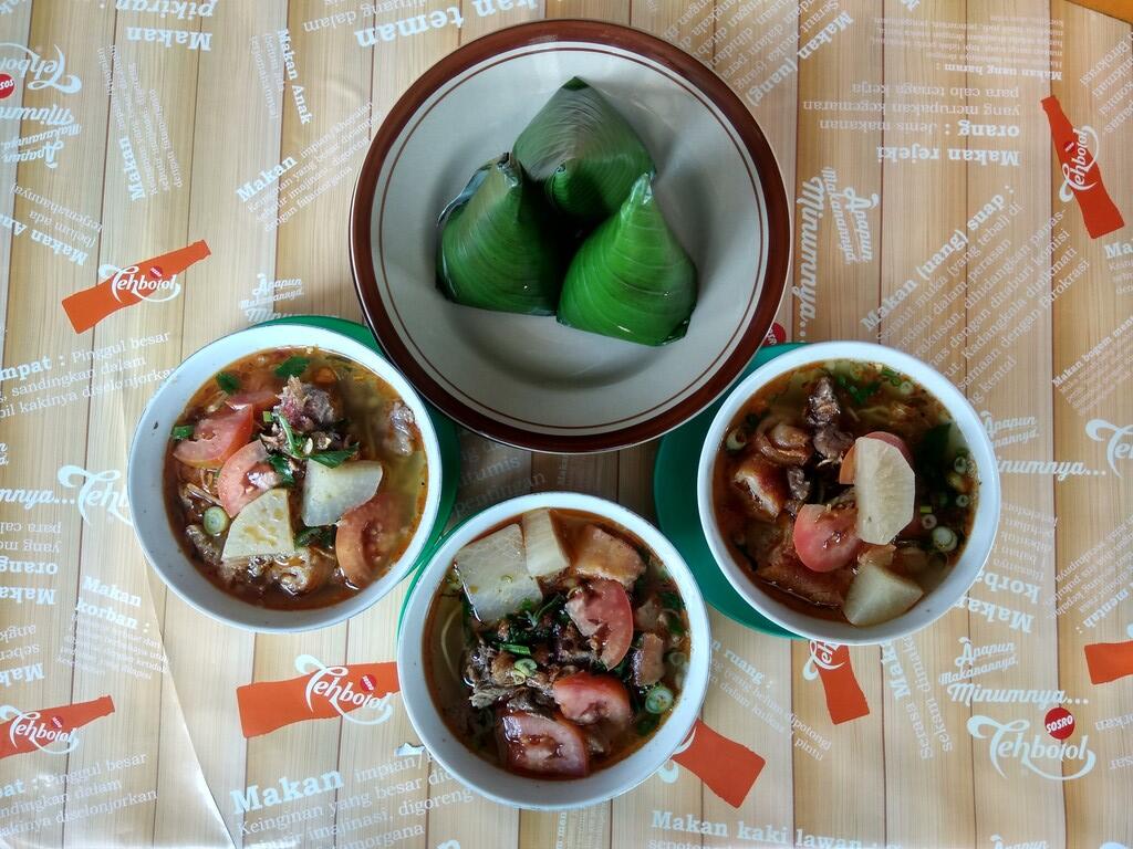 Nikmatnya Makan Soto Mie Bogor Baru Mang Bule di Kota Hujan!