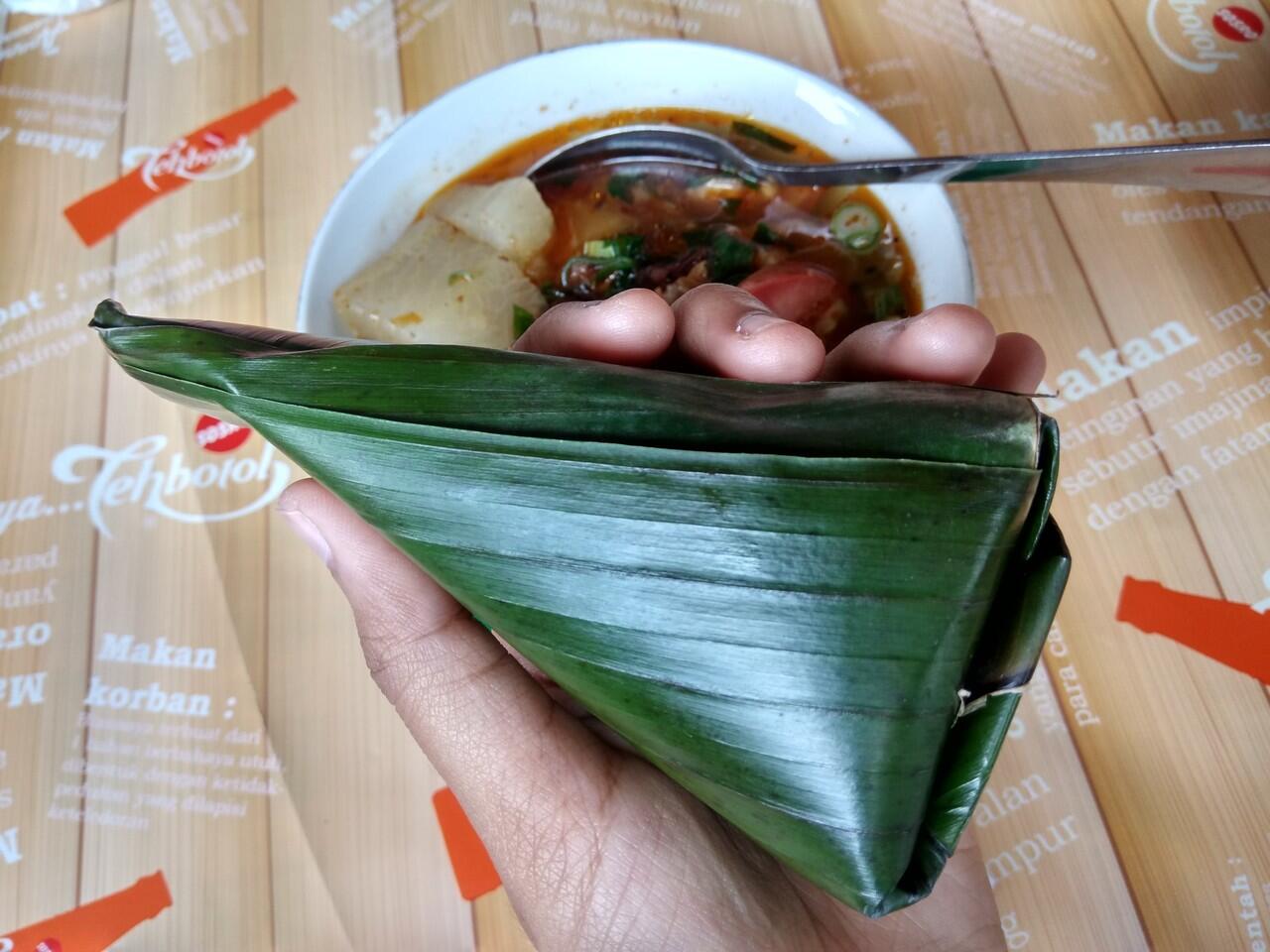 Nikmatnya Makan Soto Mie Bogor Baru Mang Bule di Kota Hujan!