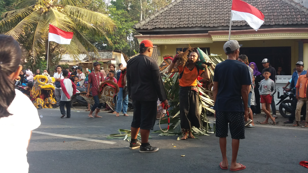 Potret Unik Kreasi Masyarakat dalam Pawai Kemerdekaan RI