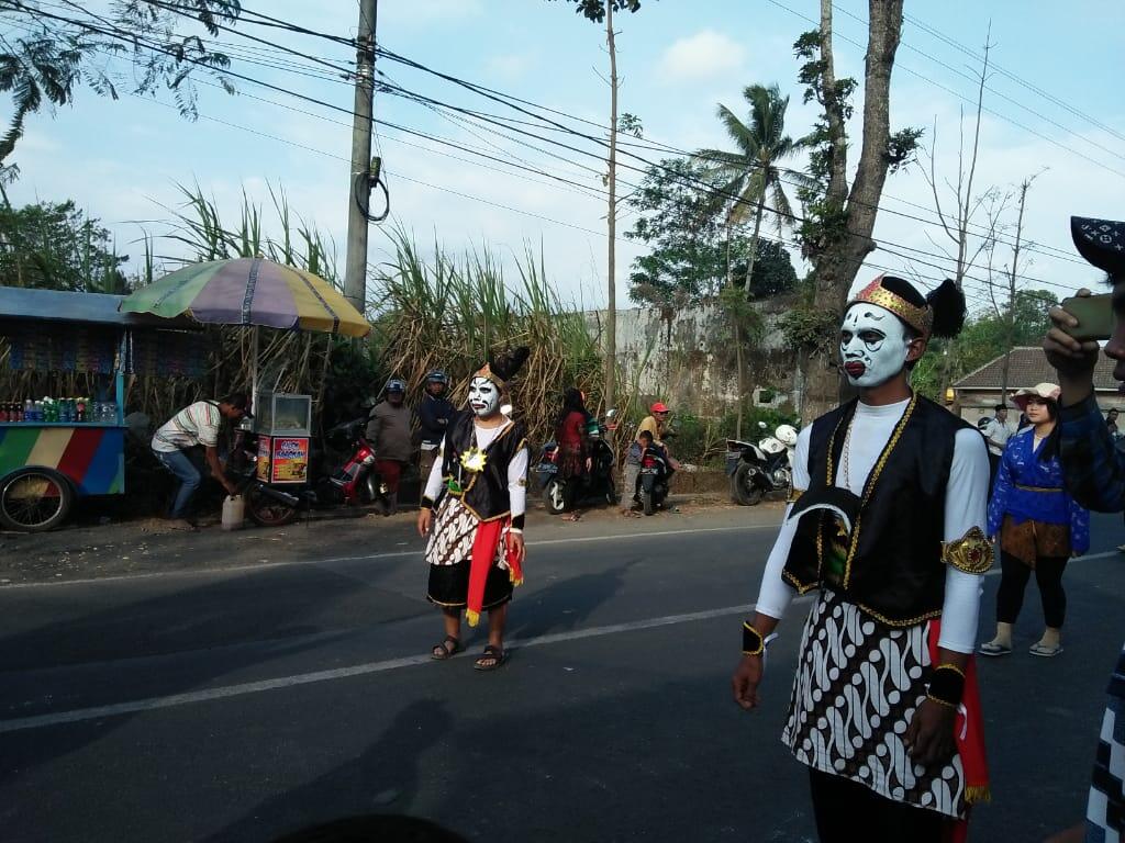 Potret Unik Kreasi Masyarakat dalam Pawai Kemerdekaan RI