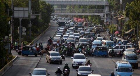 Mobil Pengangkut Barang Harus Ganti Plat Kuning Agar Tak Kena Ganjil Genap