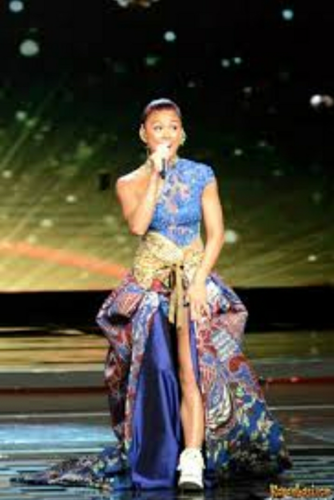 Ternyata Seorang Agnes Monica Juga Berkebaya Di Panggung, Sensasional Nih!