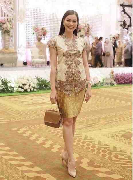 Kebaya, Pakaian Tradisional yang Fleksibel, Kaya Model dan Selalu Up to Date
