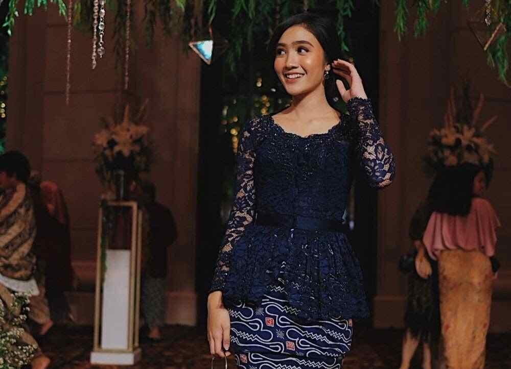 Kebaya, Pakaian Tradisional yang Fleksibel, Kaya Model dan Selalu Up to Date