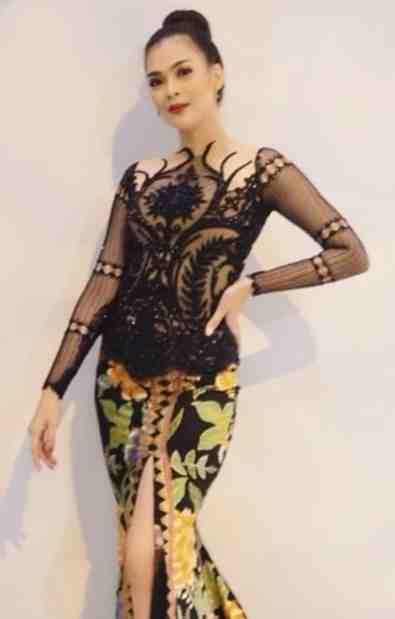 Kebaya, Pakaian Tradisional yang Fleksibel, Kaya Model dan Selalu Up to Date
