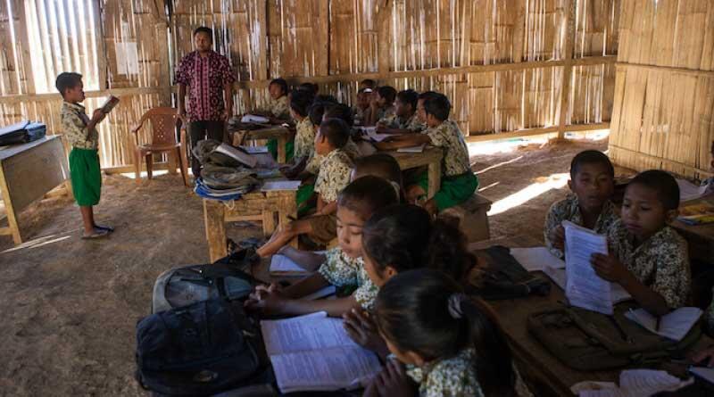 Memajukan Pendidikan Indonesia Dengan Memuliakan Guru