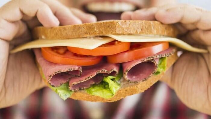 7 Tips Penting Memotong Sandwich yang Perlu Kamu Tahu