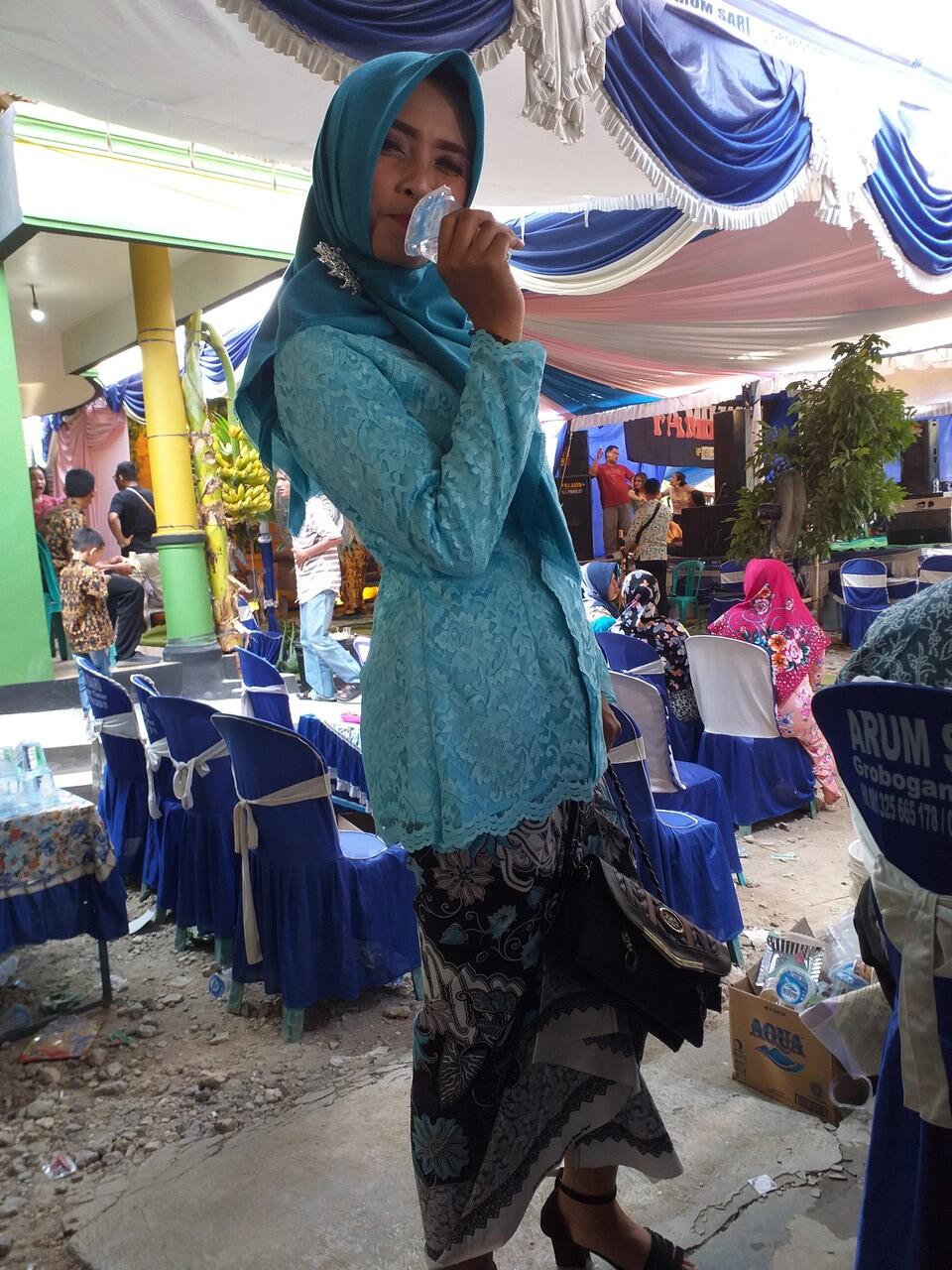 Wanita Lebih Cantik Bila Berkebaya