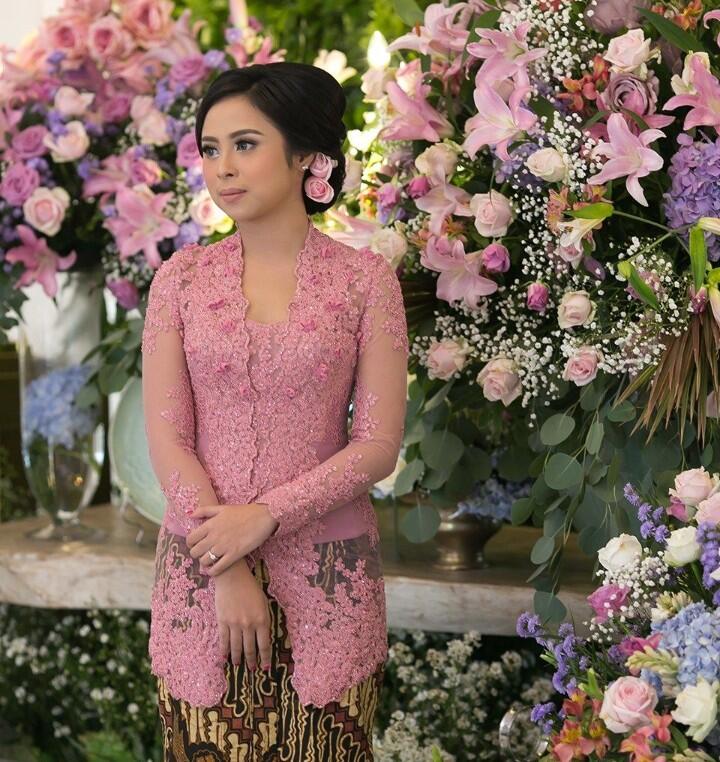 Mengenali Ciri Khas Dari Masing Masing Jenis Kebaya