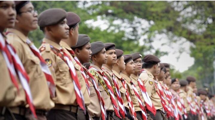 Topi Pramuka dan Rambut Anti Cinta