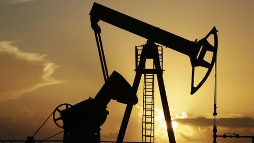 Jelang Badai Florida, Harga Minyak Dunia Anjlok 3%