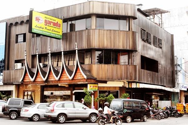 Ini Dia! 5 Restoran Padang Paling Otentik di Jabodetabek (Nomor Tiga Bikin Kaget!)