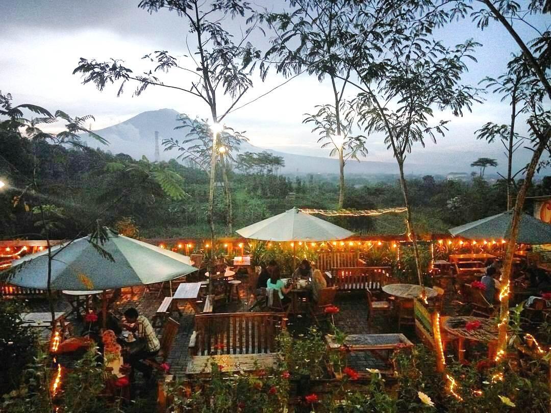 17 Café dan Restoran romantis di Malang dengan Pemandangan Spektakuler