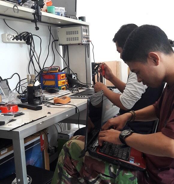 Service Laptop dan MacBook di Malang 