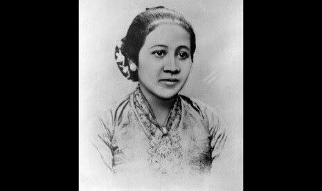Tokoh Pahlawan wanita yang berjuang bersama Kebaya.