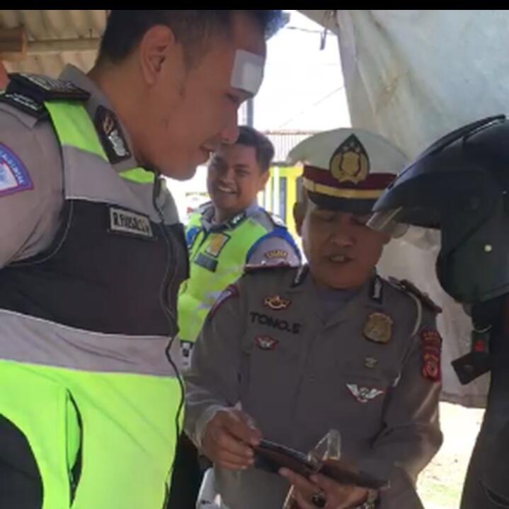 Tak Punya SIM, Penjual Cilok Mau Beli Punya Polisi, Bisa Gitu?