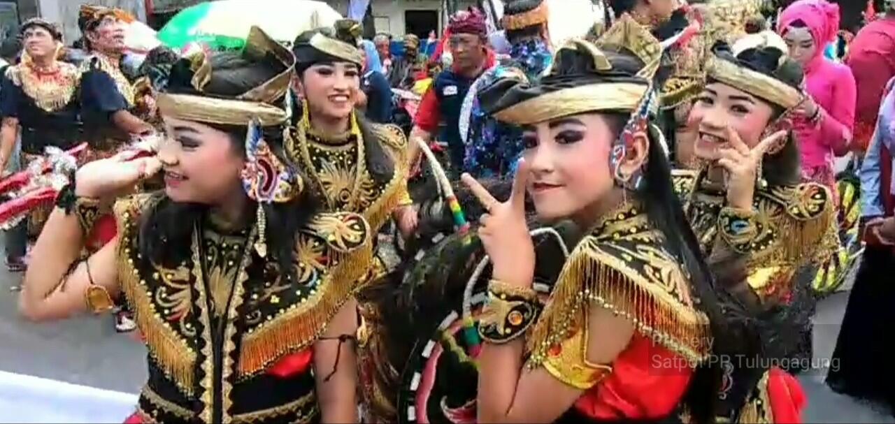 Reog Kendang, Gambaran "Gemblak" Mencari Jati Diri