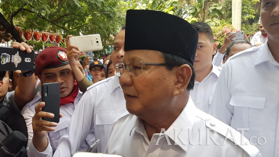Video Polisi Kejar Pemotor Kabur Dari Busway, Prabowo: Semoga Tetap Sehat