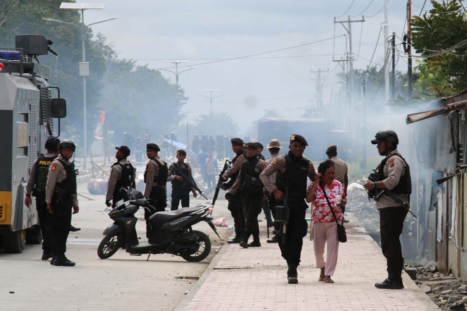 Polri Geser 381 Personil Brimob Ke Nabire Papua