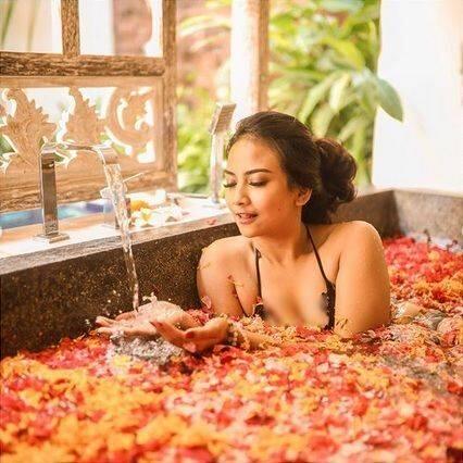 Jijik Lihat Kelakuan sang Anak, Ayah Vanessa Angel Tetap Buka Pintu Maaf