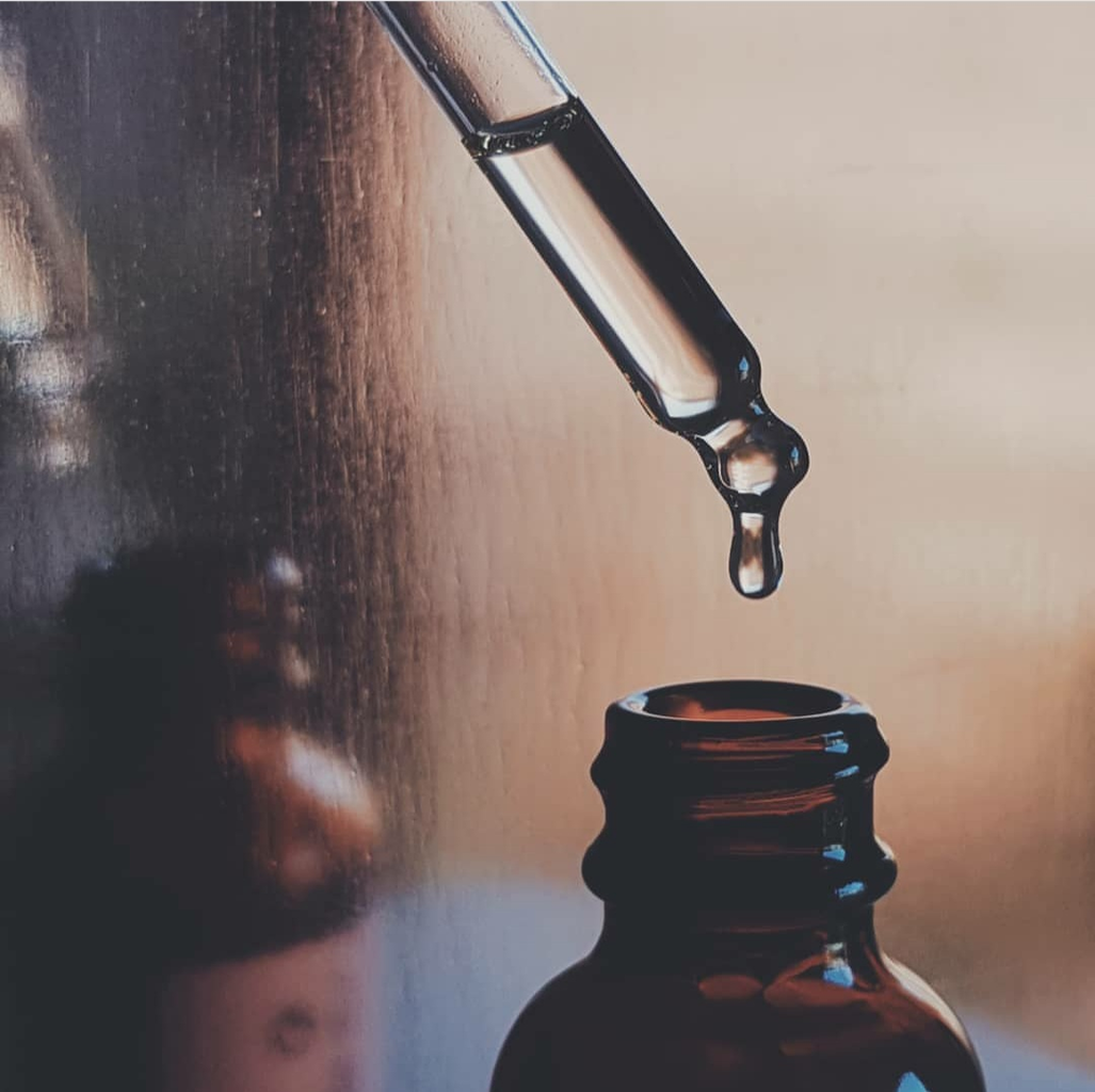 Ini manfaat yang bisa kamu dapatkan dari 'Face Oil'.