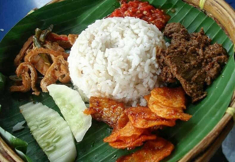 8 Nasi Uduk Enak di Jakarta Utara yang Gurihnya Mantap!