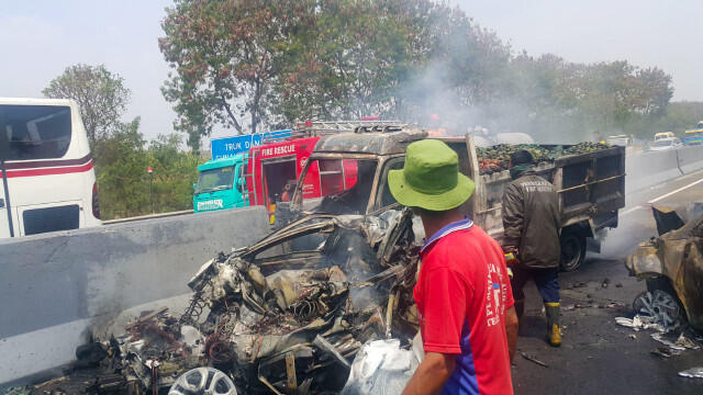 Sopir Truk Telepon Temannya Sebut Rem Blong Sebelum Kecelakaan di Tol Cipularang