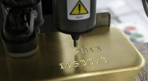 Investor Cari Aman, Harga Emas Berjangka Sentuh Rekor Tertinggi