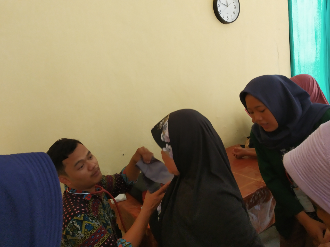 KERAJUS PKM 17 : LANSIA JUGA PERLU BANYAK TAHU TENTANG HIPERTENSI DAN KOLESTEROL