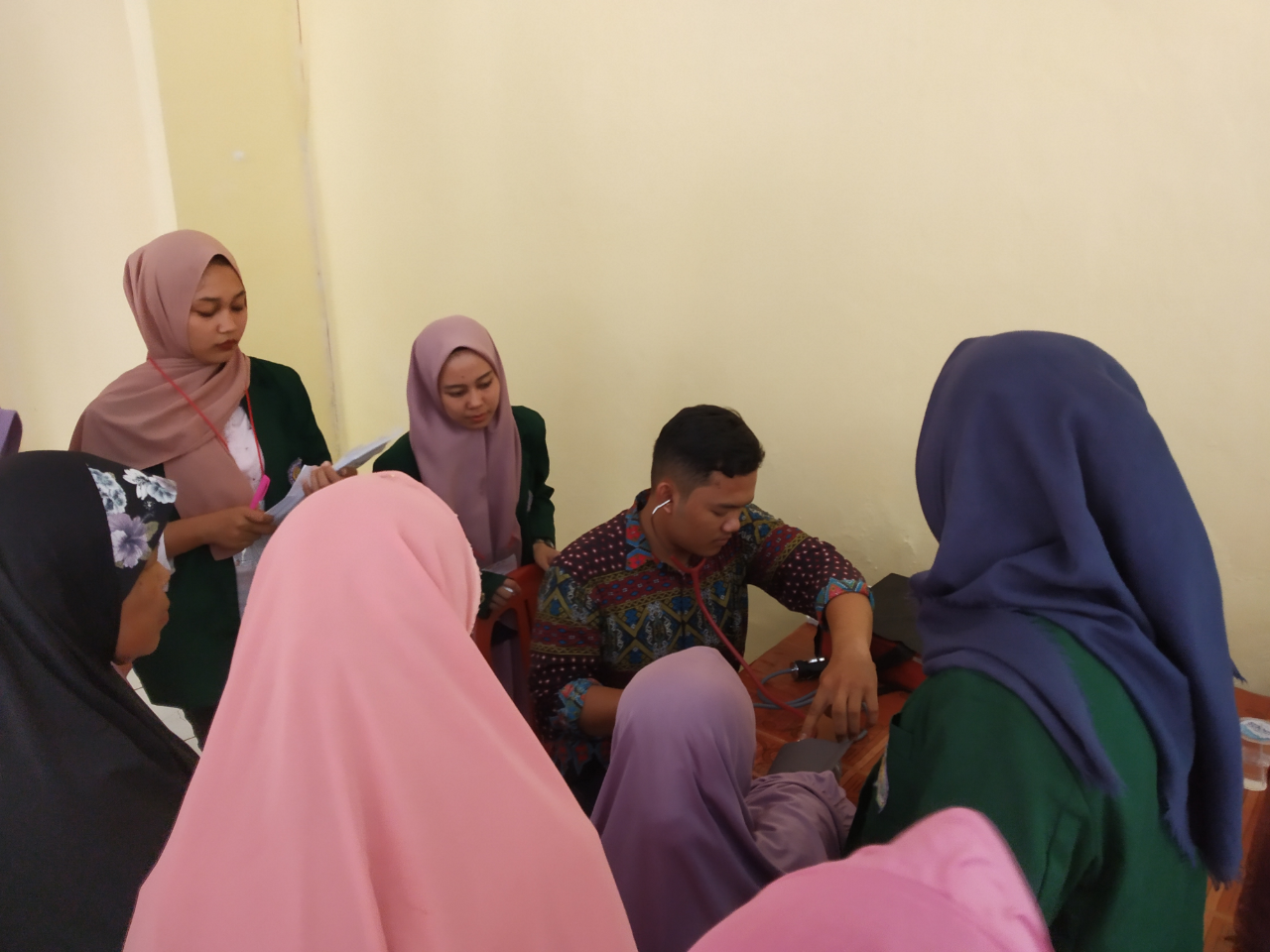 KERAJUS PKM 17 : LANSIA JUGA PERLU BANYAK TAHU TENTANG HIPERTENSI DAN KOLESTEROL