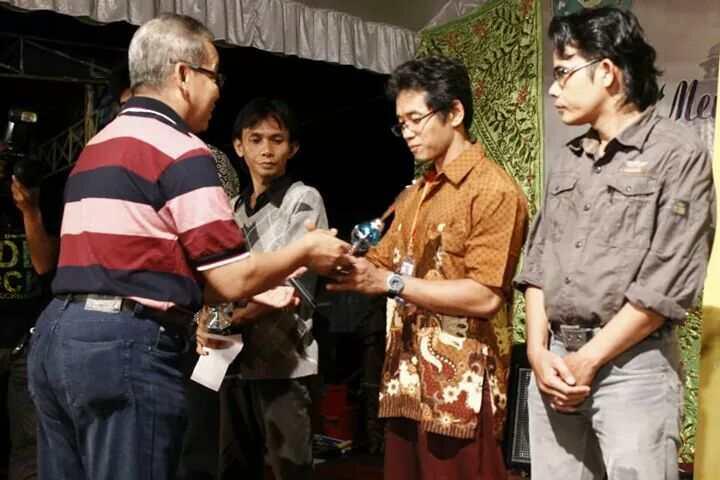 Komunitas Sebagai Jendela Duniaku