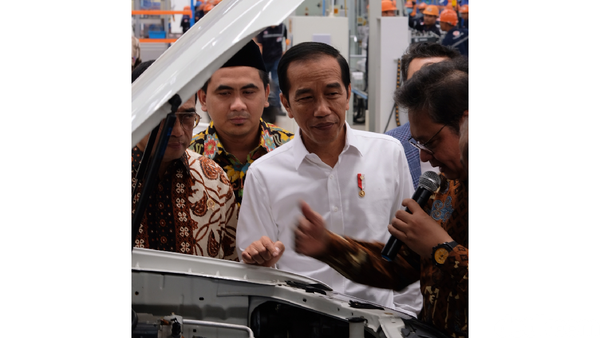 Jokowi: Esemka Wajib Dibeli, Kalau Beli yang Lain Kebangetan