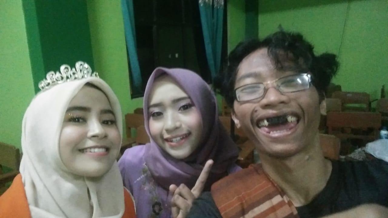 UKM Seni UNISLA Wadah Mahasiswa Berkesenian
