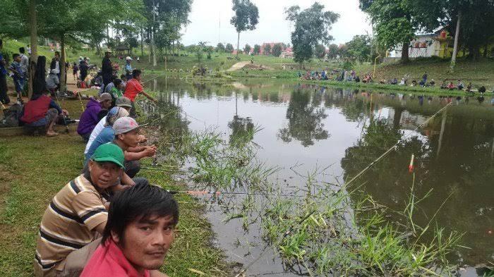 Memancing Bersama Komunitas, Seru Banget (Pantengin Aja!)